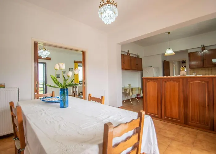 Kypseli Farmhouse بيت للعطل